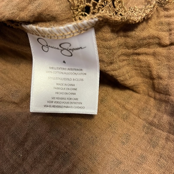 Jessica Simpson Animal Print Gauze Shirt with keyhole neck! - Picture 4 of 7